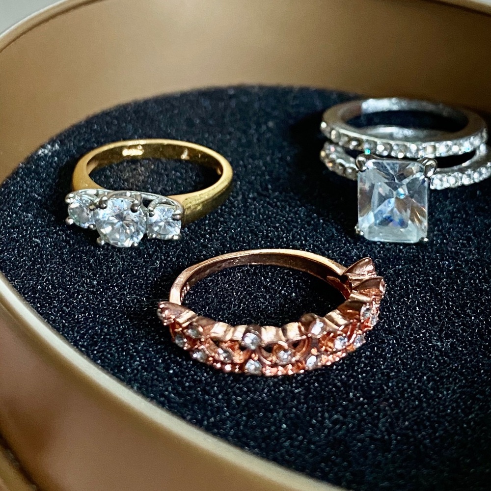 Bundle of rings